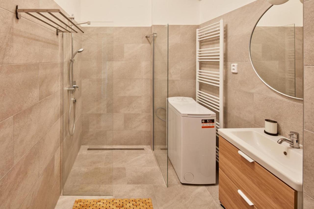 Prague Days - Spacious 3Bdr Apartment - Trendy Neighbourhood Esterno foto